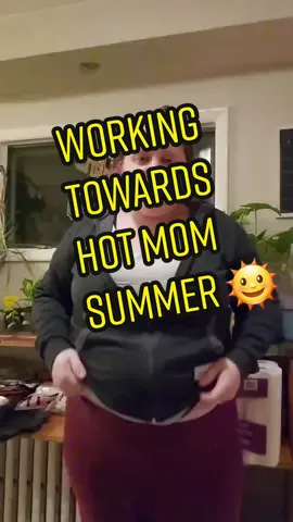 Alright I felt like it was time for another update. I know I mostly post cleaning and decluttering stuff but I also know that self care and self love effect how you take care of your home and the people around you so I've been pretty focused on me recently!! #shrinking #weightloss #postpartumweightloss #toddlermom #hotmomsummer 