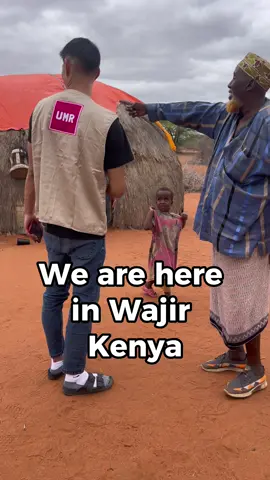 Out here with @umrelief in Wajir, Kenya, there are people who are facing famine due to a severe drought that's been going on for 4 years. By donating $75, we can provide food for a whole family for a month. Let's come together and make a positive impact. Click the link in my bio to donate now! #falafelkimchi 