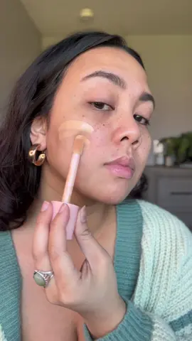 Finally got my hands on the @elfcosmetics halo glow liquid filter ✨ #elfcosmetics #haloglowliquidfilter #makeupinspo #springmakeup #makeupnomakeup 