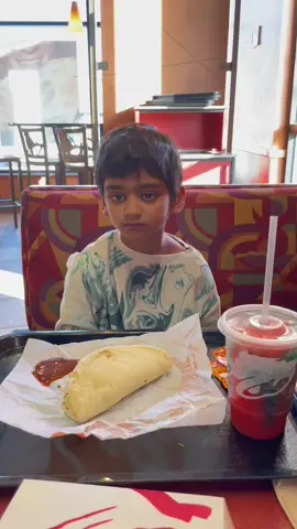 It’s my 6th birthday and I chose @tacobell for my birthday dinner!  I love the doritos cheesy gorditas crunch taco but I get black beans instead of beef!  It’s so good! 15/5! #Foodie #tacobell #fyp #foodreview #mukbang #browntiktok #brownboy #birthday 