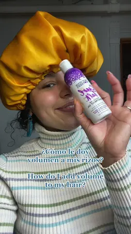 El producto es un aceite para el pelo y cuero cabelludo de @notyourmothers #rutinaderizos #volumenderizos #tutorialderizos #curly #pelorizado 