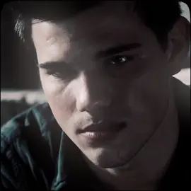 ∎︎ ‧₊  #JACOBBLACK / my first ever real edit of jake ⋆࿐໋ ˖‧ #twilightsaga #thetwilightsaga #tts #toilet #twilight #twilight2008 #twilightnewmoon #newmoon #newmoon2009 #twilighteclipse #eclipse #eclipse2010 #twilightbreakingdawn #breakingdawnpart1 #breakingdawnpart2 #2008 #2009 #2010 #2011 #2012 #taylorlautner #jakeblack 
