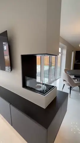 Another BANGER from  last year was the beauty full underfloor heating by @Warmup Floor & Driveway Heat 🔥 Costiles for the tiles 800x800 pulpis light grey 👌🏽  #kitchengoals #kitchen #floortiles #underfloorheating #kitcheninspo #tiling #banger 