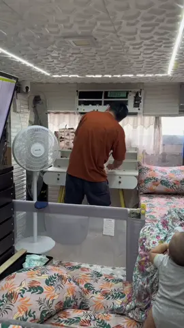 Nag linis si Daddy bey ng Aircon namin at ang gaganda ng Shorts na nabilis ko para kay Kuya Weyzel. Nasa yellow basket po