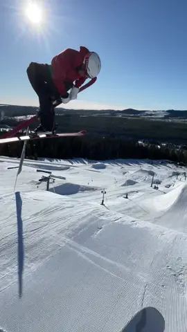 What a day!🍅🦦 #theothorén #1000skis ##peakperformance##dub12##blowthisup##livvinglife##wearepocsports##pocprotectionguide##fypシ##parkskiing##kläppensnowpark