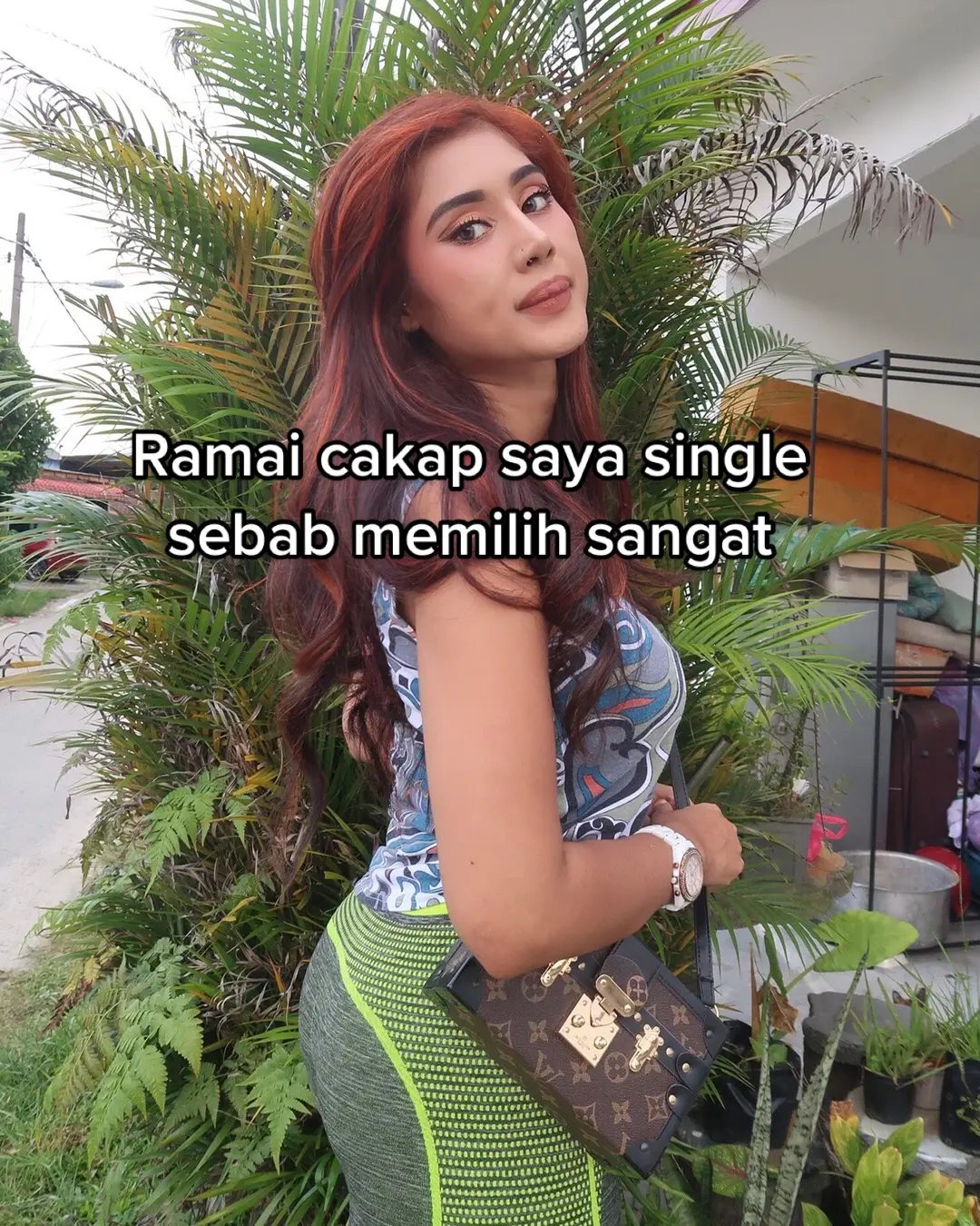 Ramai cakap saya single sebab memilih. Betul ke ? Ke sebab awak tu yang takde tanggungjawab. Kerja main2, gaji ciput, bangun tido tengah hari, pukul perempuan, minum ket*m !! Ha baik ngaku. #fyp #fypdongggggggg #fypindonesia #fypmalaysia #foryou #sing #singer #singing #coversong #coverlagu #cover #trend #ikottrend  #forypupage #beautyqueen #beautypageant #marriage #marriedlife #wife #gengbiniorang #nyanyi #menyanyi #penyanyi #InspirasiRamadhan #hairtutorial #hairtransformation #rambut #rambutcantik 