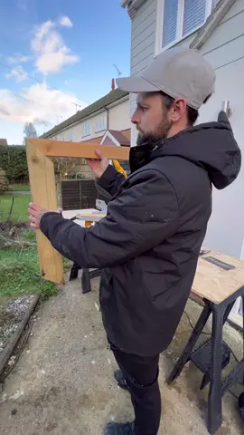 How To Mitre Odd Shape Wood #howto #how #homeimprovement #DIY #carpenter #carpenter #fyp 