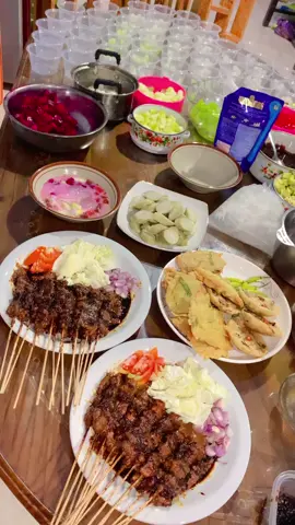 Bentar lagi buka puasa nih 😁 #Ramadan #bukapuasa #keluarga #berkahramadhan #takjil #fyp #fypシ #puasa2023🕌 