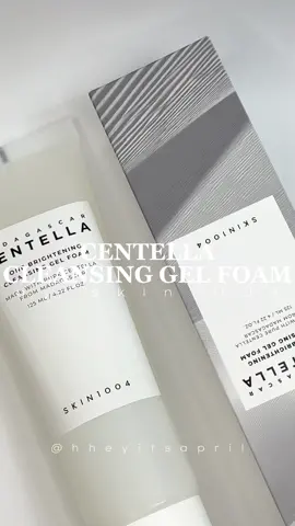 @skin1004_philippines Madagascar Centella tone brightening cleansing gel foam is one of my holy grail! 🤍 No kidding when i say it is so gentle and mild. ✨ #skin1004 #madagascarcentella 