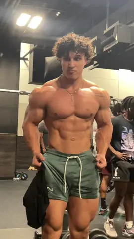 It was tt day tho #zyzz #GymTok #chestpumps  