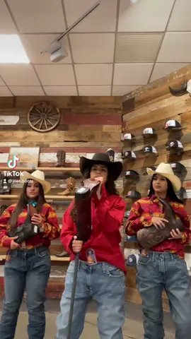 pov: faltan 7 dias para Sabado De Gloria 🤠🐴 . . #joesboots #riverside #california #strawhats #felts #humor #caliboy #ariat #western #parati #trending 
