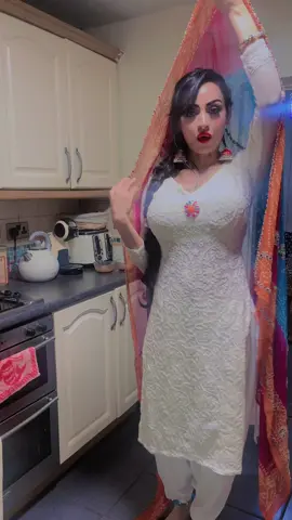When you flipinn turn into Punjabi form#pumjabi girl#punjabi suit
