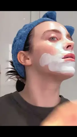 billies night time routine part 1!!😋😋 #billieeilish #fyp #nighttimeroutine #skincare #viral #xyzbca #capcut #youtube #foryou 
