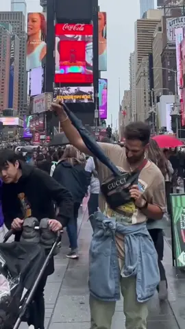 When it’s raining unexpectedly 😂 #magic #prank #nyc 
