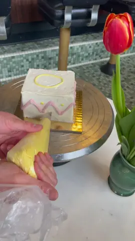 There are a few spots left in our Easter cake decorating class 4/8 sign up on our website rosesfinefoodandwine.com under classes! #cakedecorating #cakedecorator #cakedecoratingvideos #detroit #rosesfinefoodandwine