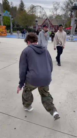 Nothing like the griddy at six flags🙏 #dancersoftiktok #griddy #sturdy #rollercoasterenthusiast 