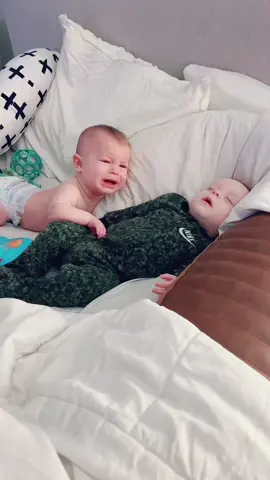 Havings twins is so bizarre because you are constantly comparing the differences between each baby making each individual trait so special. Obviously one likes to sleep in and one doesnt… #twinsoftiktok #twinmomlife #morningvibes 