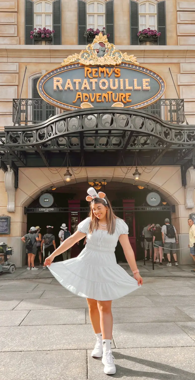 If i had to speak about love it would be about my love for Disney ✨🤍 #disneyparks #disneyworld #disneyadult #disneytiktok #disneylove #disneyoutfits #disneystyle #disneyinspired #fypシ #fyp @disneyparks 
