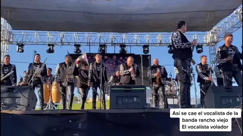 @ranchoviejooficial #elvicalistavolador #bandaranchoviejodejulioaramburo #asivuelaelvicalista