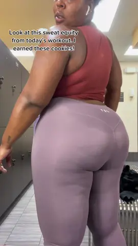 I PRd my Deadlifts today (205 lbs) and i am so proud of myself. Look at all the sweat from today’s workout 🥵 #fyp #plussizefitness #thicktok 