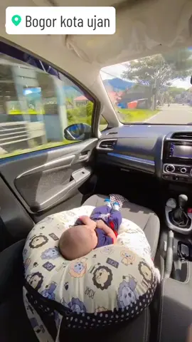 sehat selalu yah syang paph... maf'n paph paph jarang ada di samping kamu.....kelak nanti kamu akan mengerti kenapah paph jarang di sampingmu