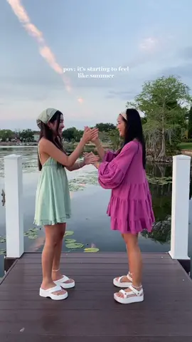 in our parent trap era #twins #parenttraphandshake #Summer #sunset #pov #fyp #outfitinspo 
