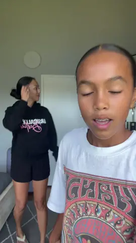 hope she didnt see that 😅 