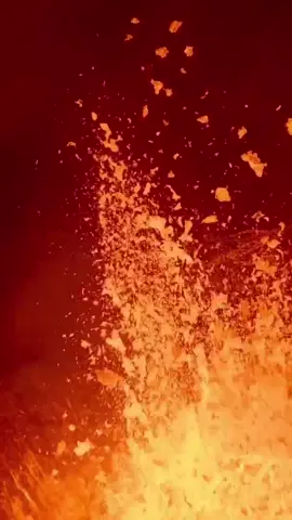 Drone Survives Lava Attack 😮🌋 @svanurfpv  #thefpvnetwork #fpv #drone #fyp #trending #iceland #volcano #lava #magma #nature #cinematic #gopro #dji 