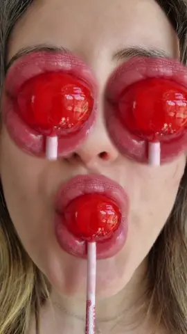 Lollipop 🍬 . . . #asmr #asmrfood #asmrtiktok #comida #eatingsounds #lips #labios #lollipop #chupachups #chicle 