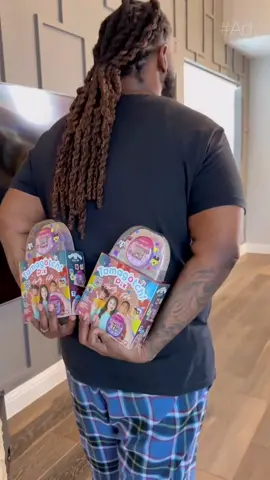 @JustaDopeDad knows the joy of gifting the fun of Tamagotchi from one generation to the next! Tamagotchi Pix Party makes the perfect Easter surprise! 