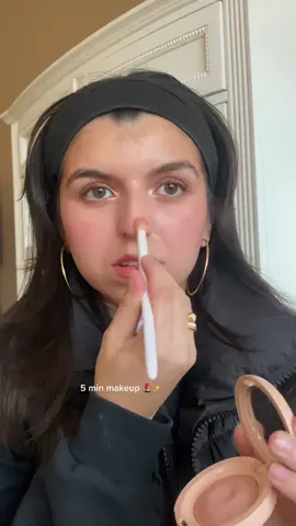 i was in a rush and stressing in this video 😂 #makeup #beauty #5minmakeup 