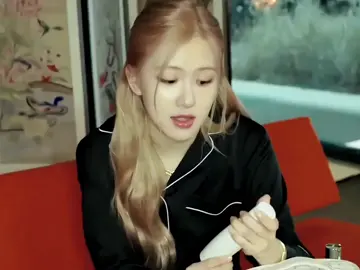 Skincare trước khi ngủ cùng Rosé thui nào, giọng ẻm nghe thích thật 😳 #rosé #blackpink #xuhuong #xhtiktok #xh 