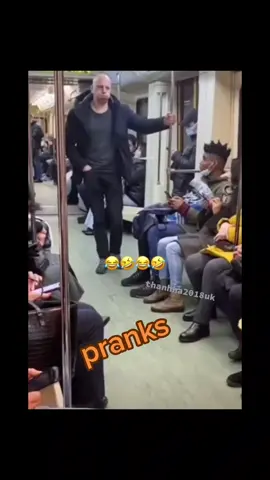 #bestpranks #joke #fypシ゚viraltiktok #pranks #publicpranks #goodpranks #funnytiktokvideos #laugh #laugh #funny 