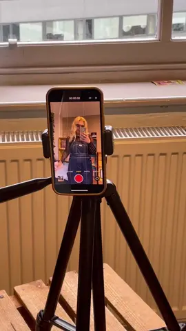a day in the life of our Social Media Manager, our resident TikTok Queen, Lily 💅 #dayinthelife #socialmediamanager #boardgames #games #dayinmylife #Vlog 