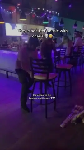Bringing a whole new meaning to musical chairs 🎶🪑 🎥: @😈 Drum n Bass Central 😈  #dnb #drumandbass #dnbtiktok #dnbtok #meme #electronicmusic #edm 