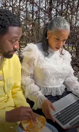When Rolonda brings Wayne a deal goes wrong! 