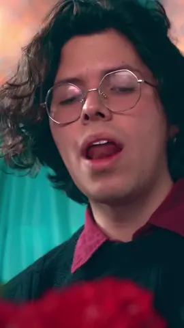Dime cuando volveremos a ser esos enamorados que se ahogaban entre besos, que nunca soltaban sus manos ☁️🧡  Eres mi nube 🌩️🌧️🌥️