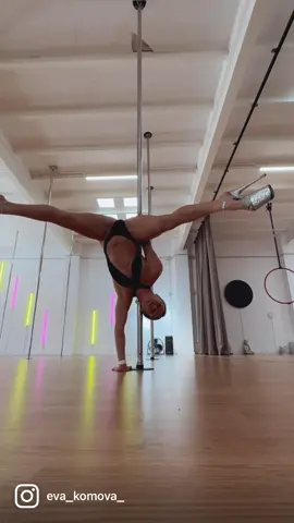 Exotic pole dance 🫶 обожаю эту палку #poledance #fitnessmotivation 