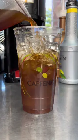 Un americano limón 🍋✨ para  el calorcito de este viernes 🤤🥵 #caffeniolovers #caffenio 