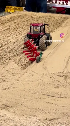 #scale #scalemodel #case #rc #tractor #tractorlife #tractorlove #tractorlovers #traktor #traktorpower #agriculture #agri #agro @Case IH UK & IRE 