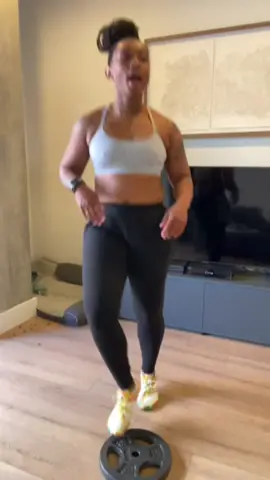Day 38/75 😮‍💨 Living Room Lifts #fitnessjourney #75hard #womensfitness #gymmotivation 