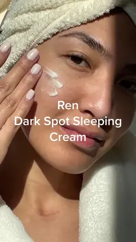Been enjoying using @rencleanskincare’s Dark Spot Sleeping Cream in my pm routine ☁️  Helps to improve my dark spots & hydrates my skin too!  #renskincare #ren #darkspots #nighttimeroutine #skincare #hyperpigmentation 