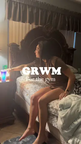IT’S FINALLY SATURDAY!!!! 😁🤗😍 and yall know what time it is…time to go to the gym!💪🏽 #vlogs #morning #morningroutine #morningvlog #morningvibes #GymTok #gymvlog #grwm #lululemon #bornprimitive #inov8shoes #morningbreakfast #starbucks #brumate #CapCut 