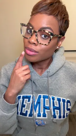 Nude lippie combination!  @maccosmetics chestnut pencil and velvet teddy lipstick  @fentybeauty honey waffles gloss 