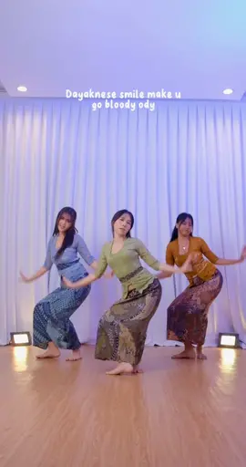 Seru juga dance traditional modern gini pake kebaya 💖😌 proud to be #indogirls 💓 choreo by @Funnygirl 🙌🏼 #indoblackmagic #kebaya #kebayagirls #traditionaldance #fypシ 