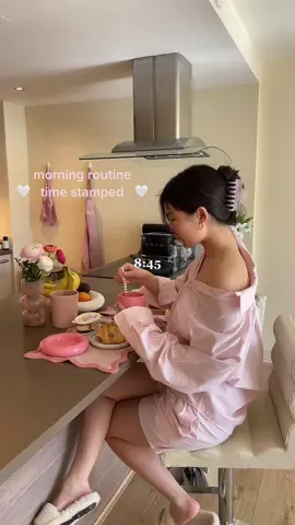 Spend the morning with me - timestamped routine edition ad @ELEMIS #elemispartner #morningroutine #timestamps #skincare #grwm #DailyRoutine 