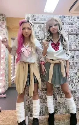 📚✏️ @fukitanaka with a cute challenge #kogal #gyaru #gyarupeace #gyarufashion #schoolunifrom #ギャル #ギャルしか勝たん #parapara #OOTD #kawaii #foryoupage 