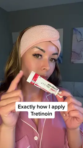 Tretinoin on clean and dry skin. #tretinoin #tretinoincream #tretinointips #wrinklefree #antiaging #pmskincareroutine #nighttimeskincare 