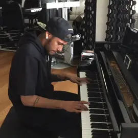 Neymar playing the Piano 🎹 | #neymarjr #neymar #piano #f00tballxclips 