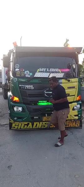 bahagia kita itu sederhana😁🤗#_sigadissholehah #asr_28 #driver_muda_dari_kota_moci #MaybellineIDSingToShine 